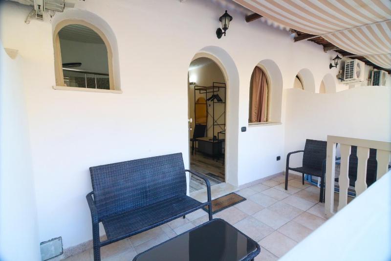 Family Room with Garden View image 2