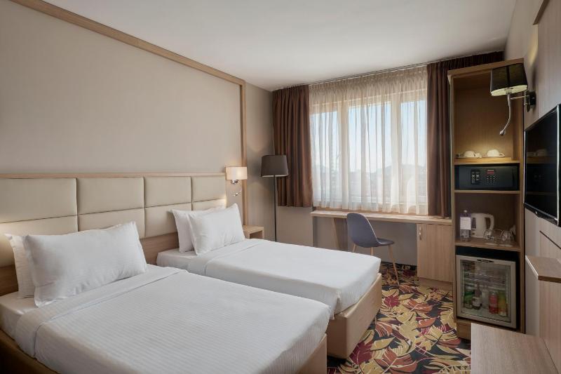 Standard Room image 4