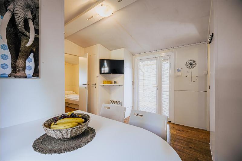 Mobile Home image 3
