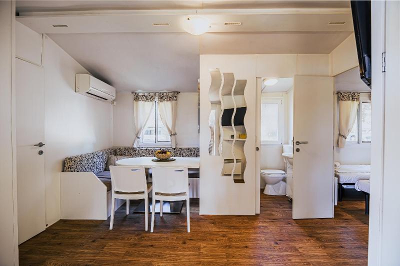 Mobile Home image 4