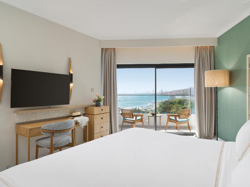 Deluxe Room Sea View image 4