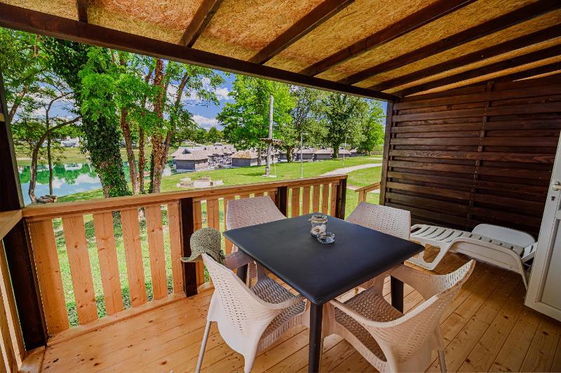 Mobile Home image 4