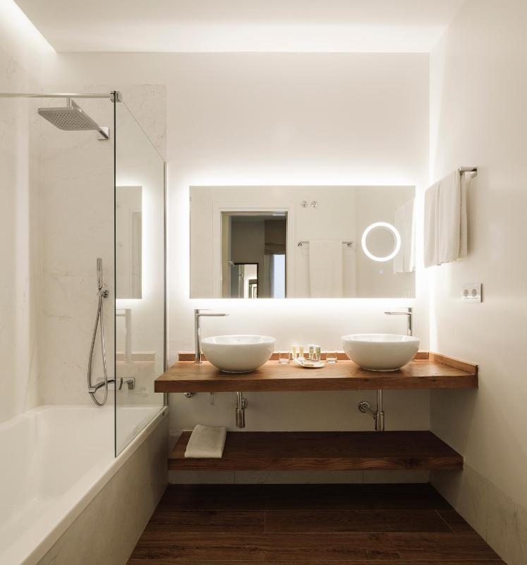 Superior Double or Twin Room image 1