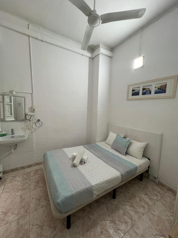 Double Room with Shared Bathroom image 1
