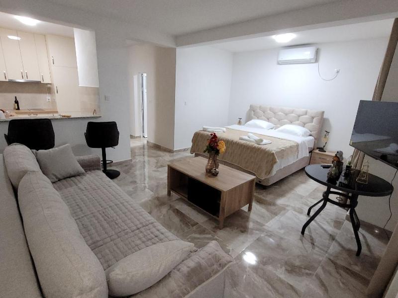 Montenegro Apartments Phoenix With Pool - image 12