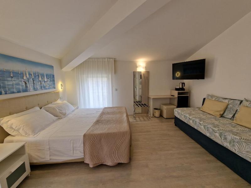 Superior Double or Twin Room image 3