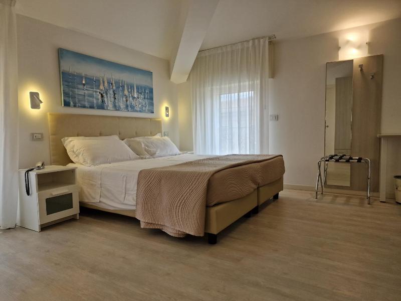 Superior Double or Twin Room image 4