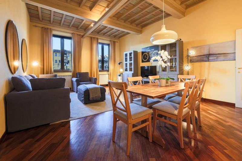 Apartments Florence- Dante's View-Piazza Santa Croce in the heart of Florence - image 1