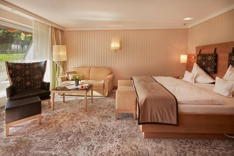 Superior Double Room image 4