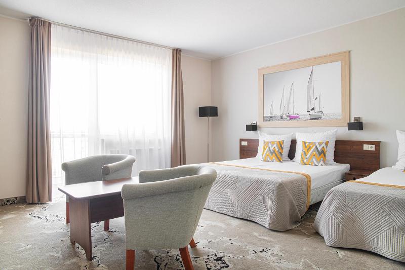 Comfort Family Room image 1