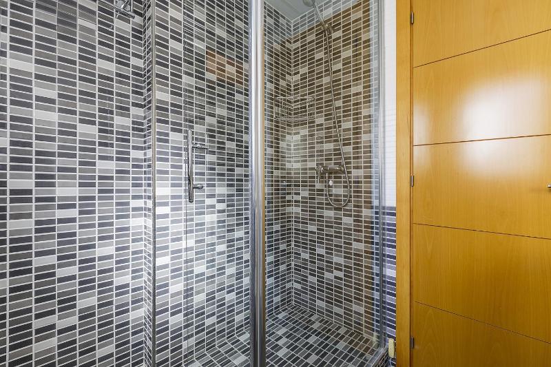 A&N Sea View Penthouse with Large Terrace & Pool - image 31