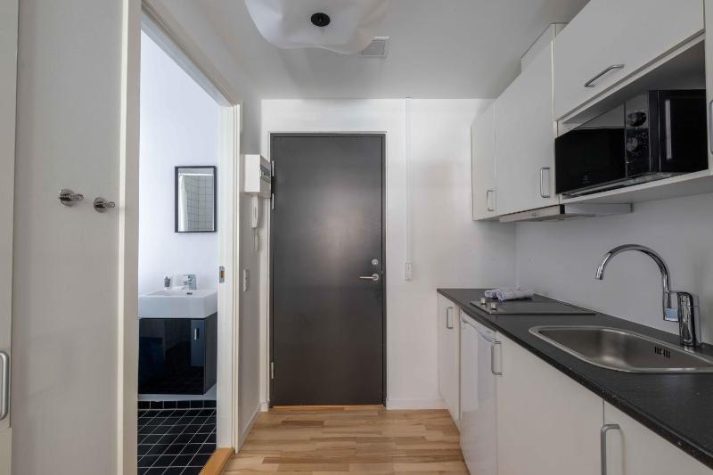 Perfect Couples Retreat in Urban Area - image 3