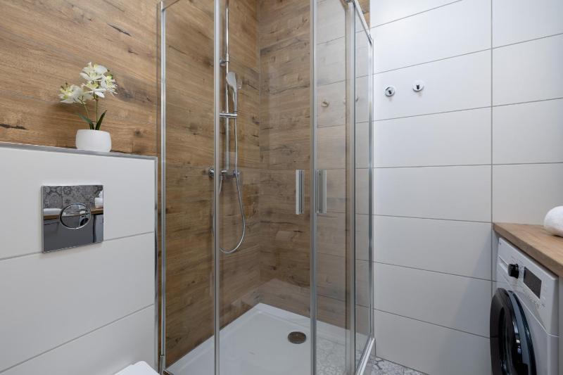 Apartament z Tarasem by Noclegi Renters - image 16