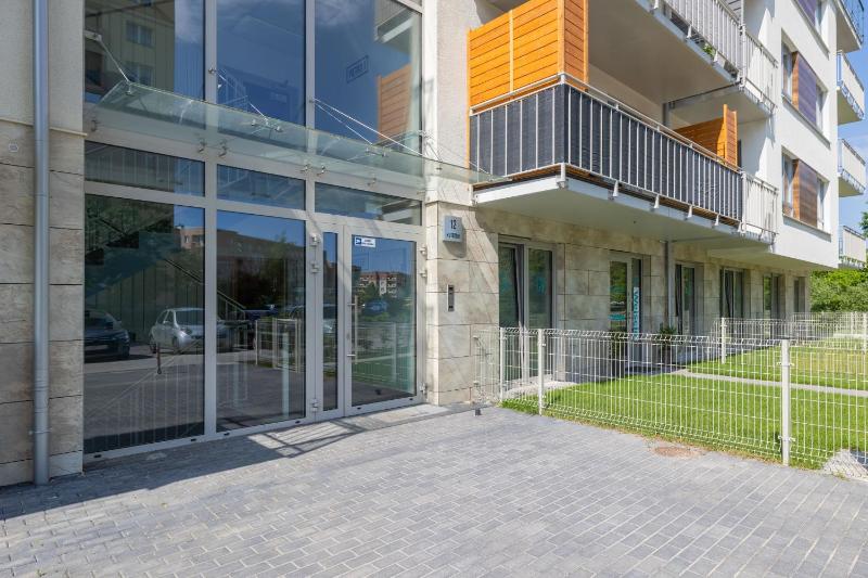 Apartament z Tarasem by Noclegi Renters - image 21