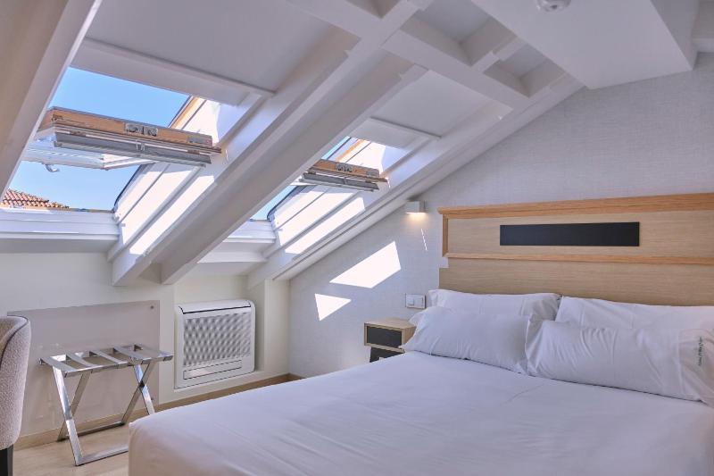 Single Room image 3
