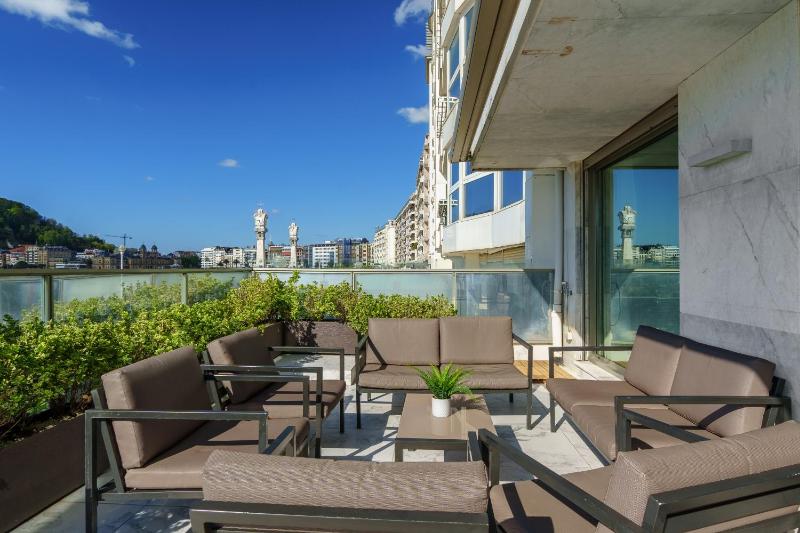 MONTHLY LA CONCHA BREEZE by SWEET HOME SAN SEBASTIAN - image 5