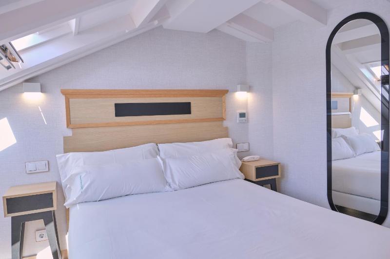 Single Room image 1