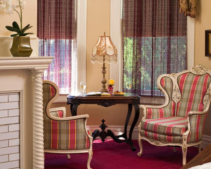 Two Bedroom King Suite-Gallery Suite image 4