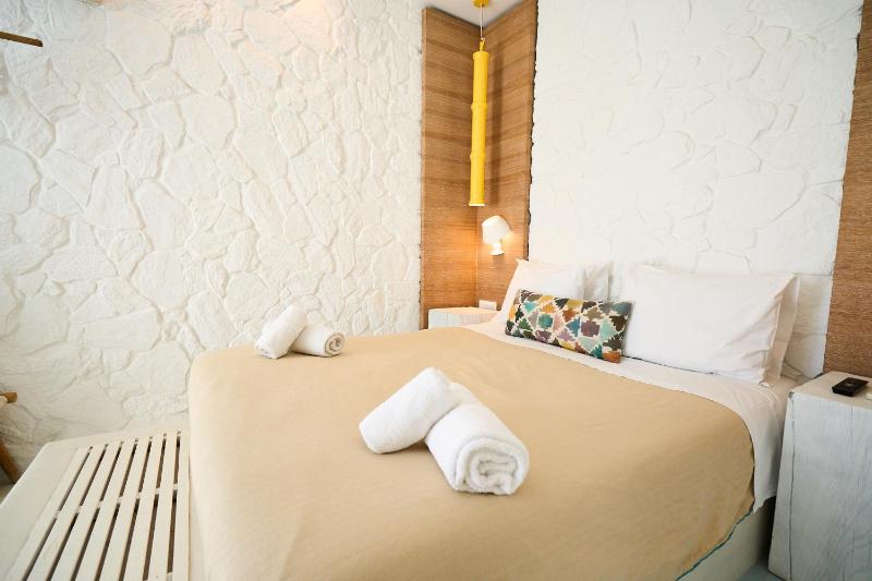 Comfort Double Room with Sea View image 3