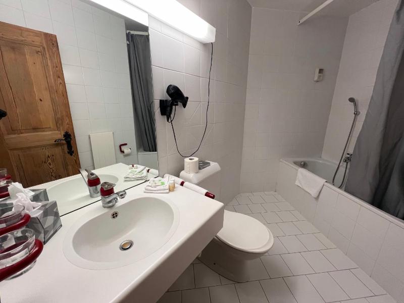 Double Room with Valley View image 4