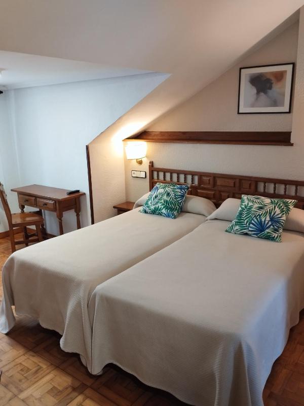 Quadruple Room image 4