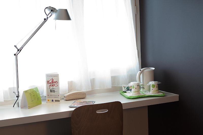 Twin Room image 4