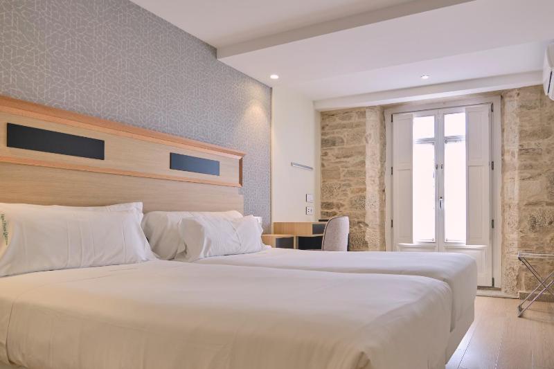 Deluxe Double Room image 3