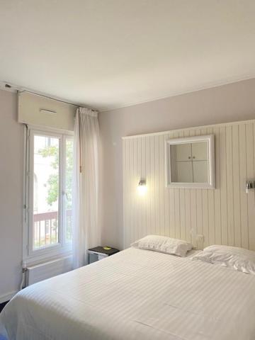 Superior Double Room image 2