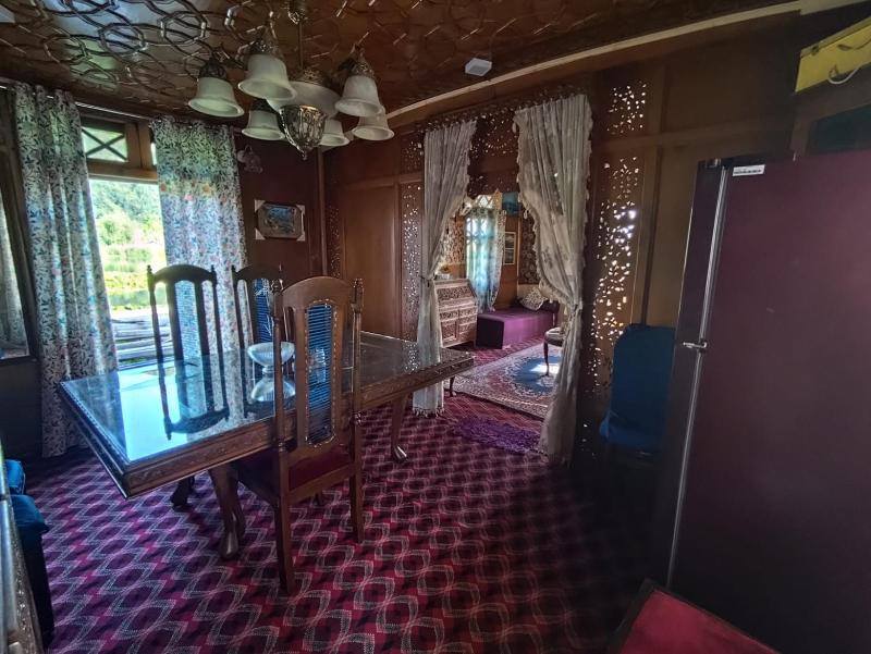 Houseboat New Shamus Maqbool - image 8
