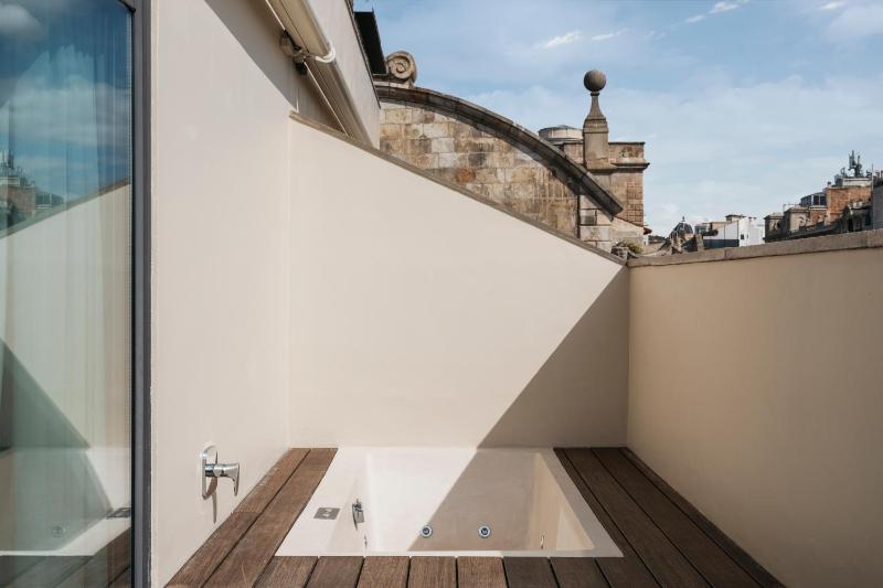 Diamond Suite Double with terrace city view and separate living room image 2