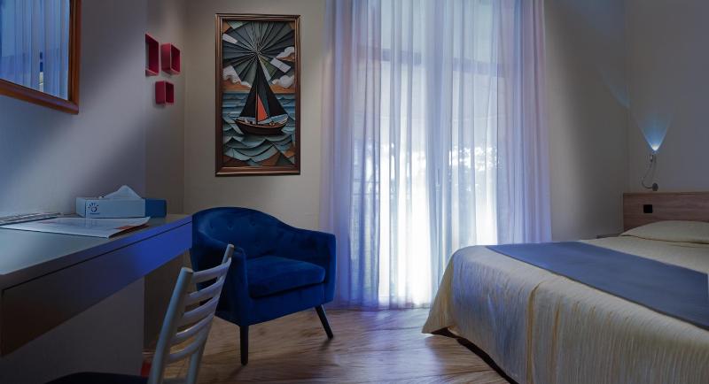 Comfort Double or Twin Room image 4