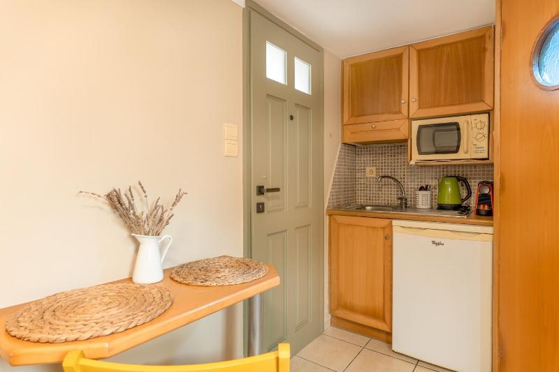 Single Room image 3