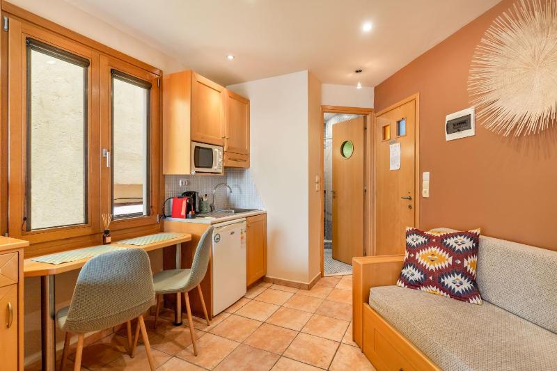 Superior Twin Room image 3