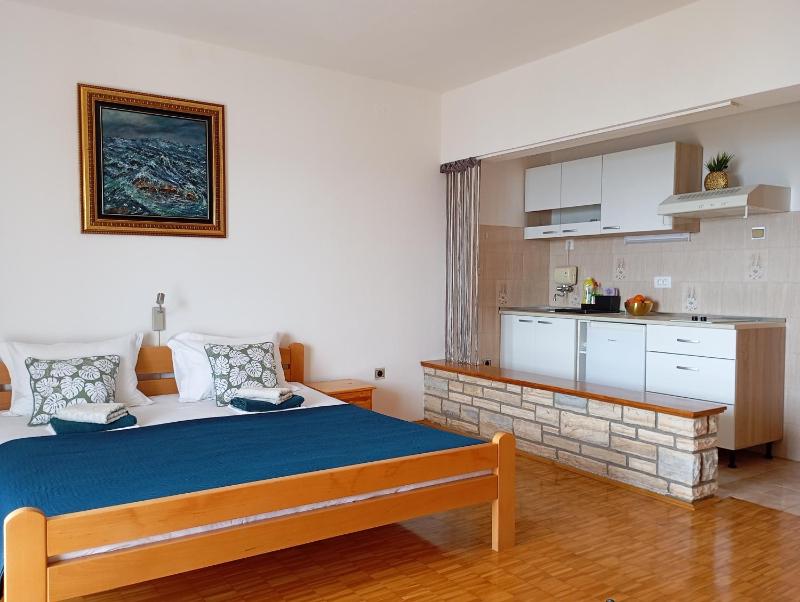 Studio with Sea View image 4