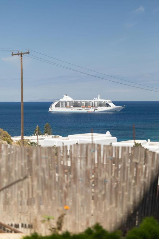 Double or Twin Room with Side Sea View image 2