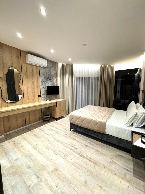 Deluxe Double Room image 4