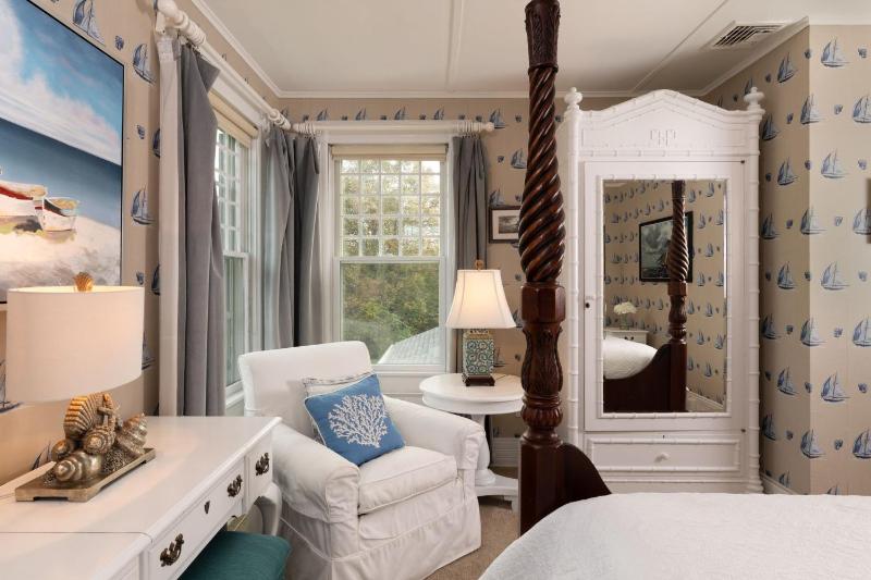 Queen Room with Sea View image 3
