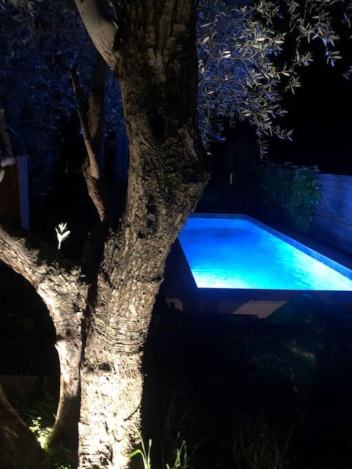 Maison provençale avec piscine Images