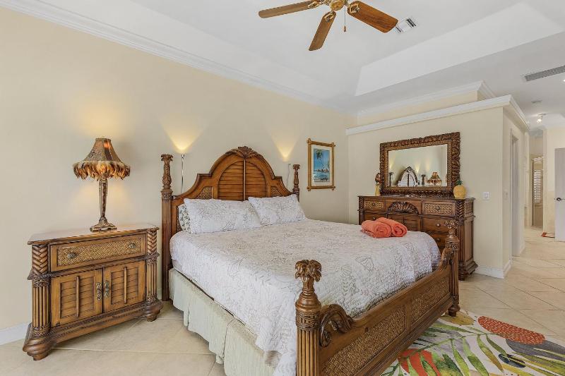 Island House SW Cape - waterfront private home locally owned & managed fair & honest pricing - image 30