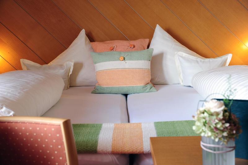 Comfort Double Room with Street View image 3
