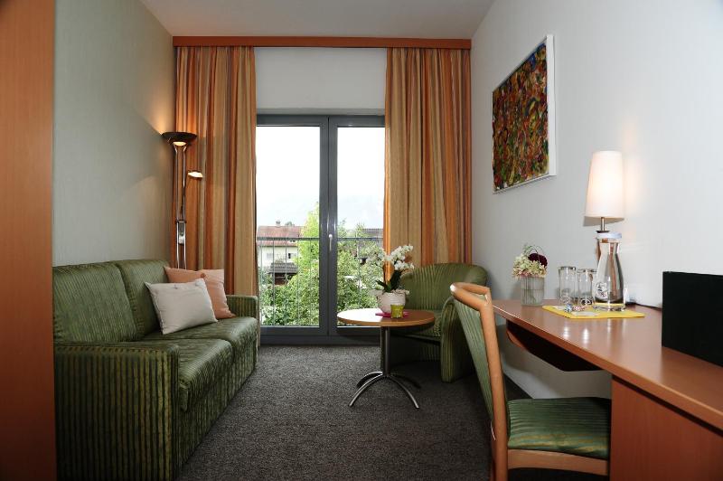 Superior Double Room with Garden View image 2