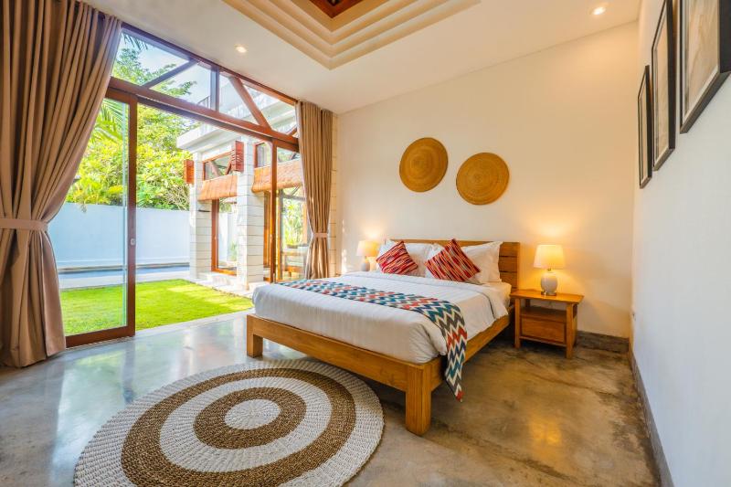 Canggu Escape Villa By Island Escape - image 1