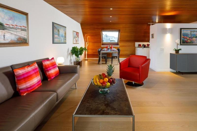 Three-Bedroom Apartment with Balcony image 2