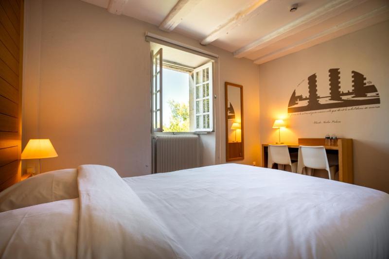 Double Room image 4