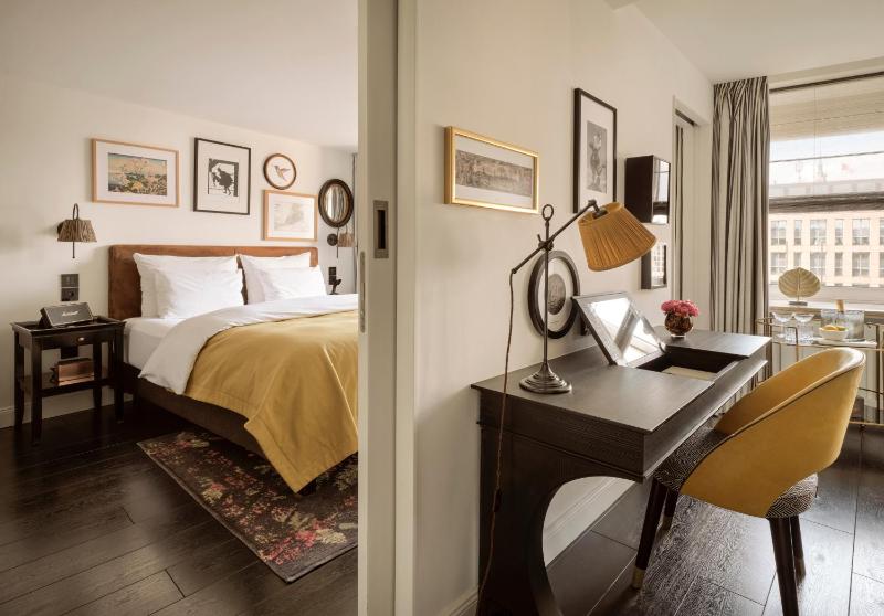Nikolai Suite image 1