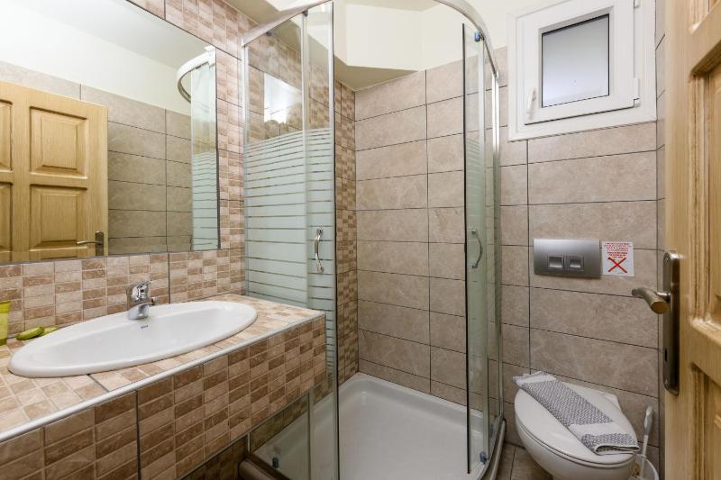 Deluxe Apartment image 2