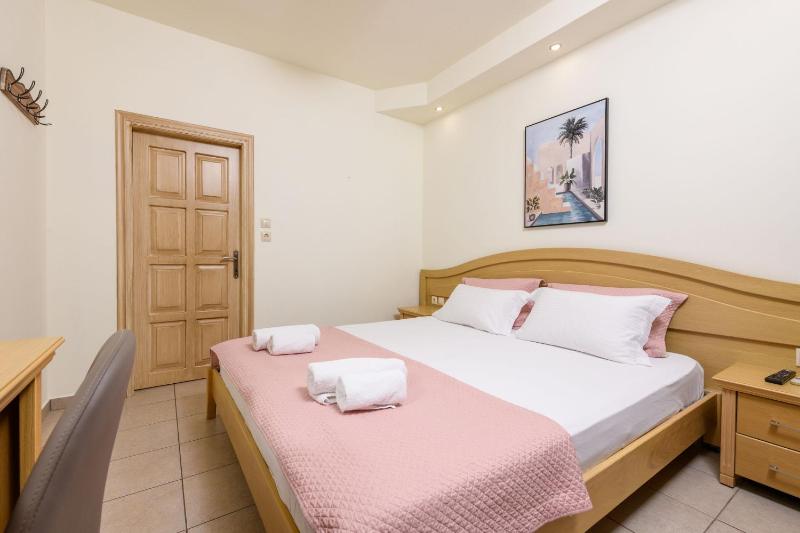 Studio Apartment with Sea View image 2