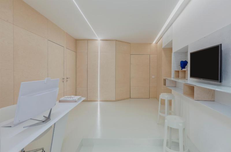 Fiveplace Design Suites & Apartments - image 17