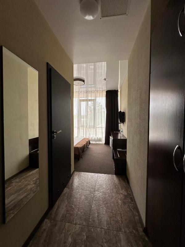 Large Double Room image 3