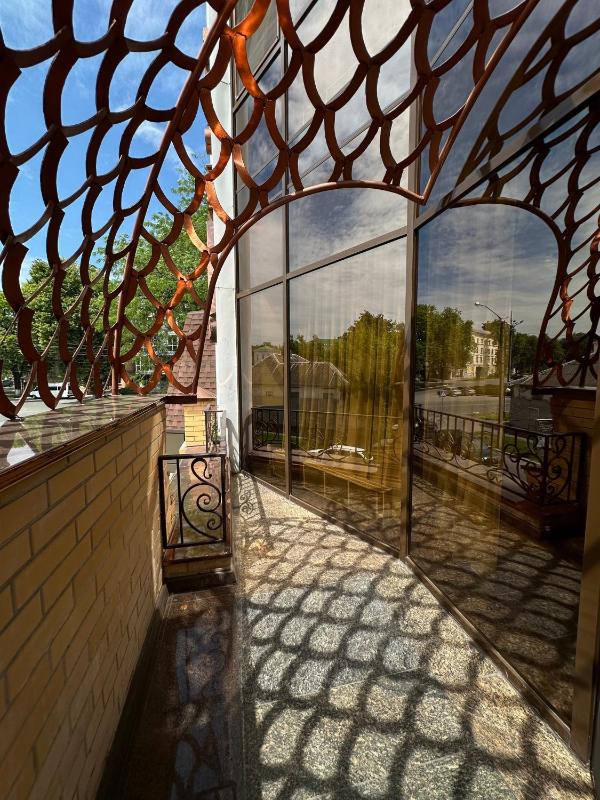 Deluxe Double Room with Balcony image 3